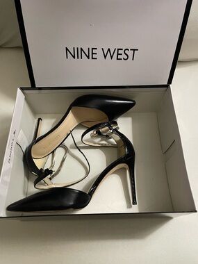 Nine West Black Terasa Pointed-Toe Ankle-Strap & Silver Accents Strap Heels 6.5